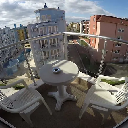 Apartament In Rose Garden